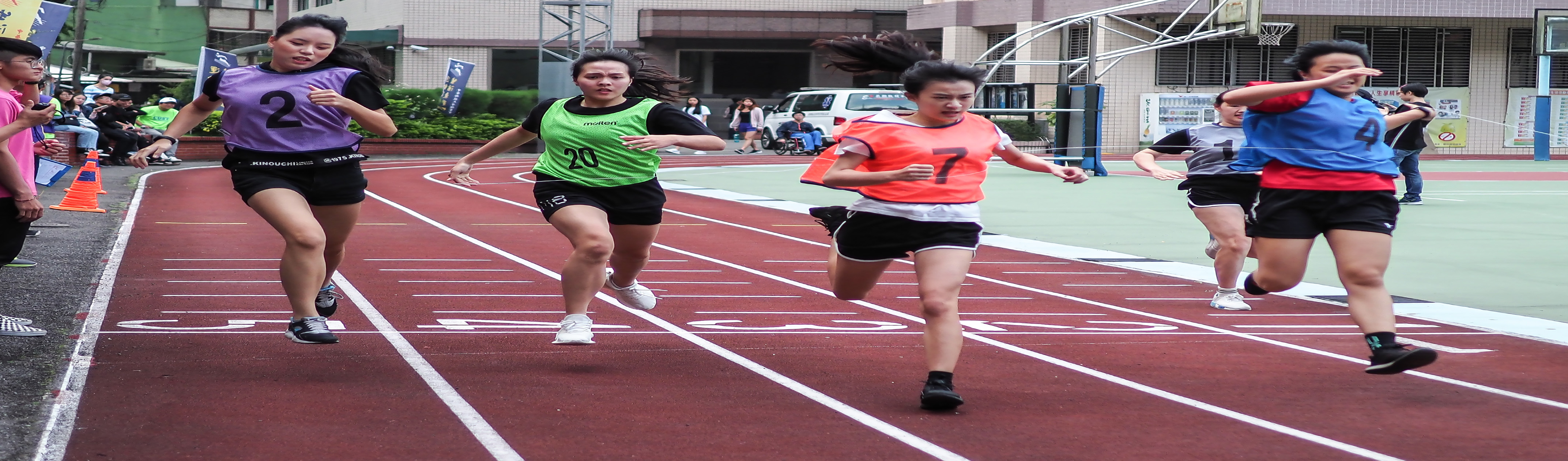 51週年校慶運動會-女子組100公尺