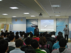 航機系大四學生全學年(有薪資)校外實習說明會(2014/4/25)